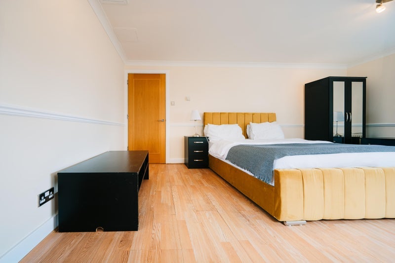 Room Chinbrook Road in Greater London
