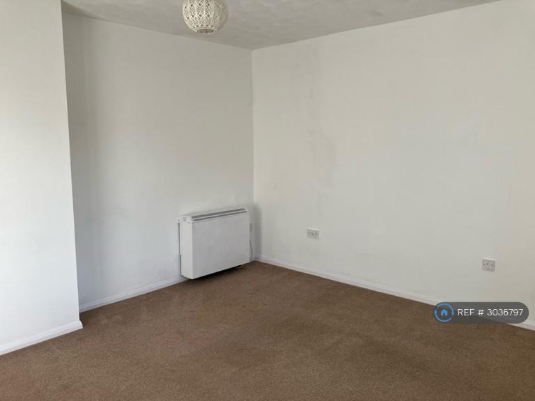 Flat Enville Way in Colchester