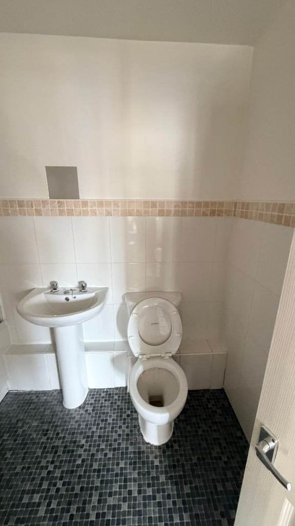 Flat Heathorn Street in Maidstone