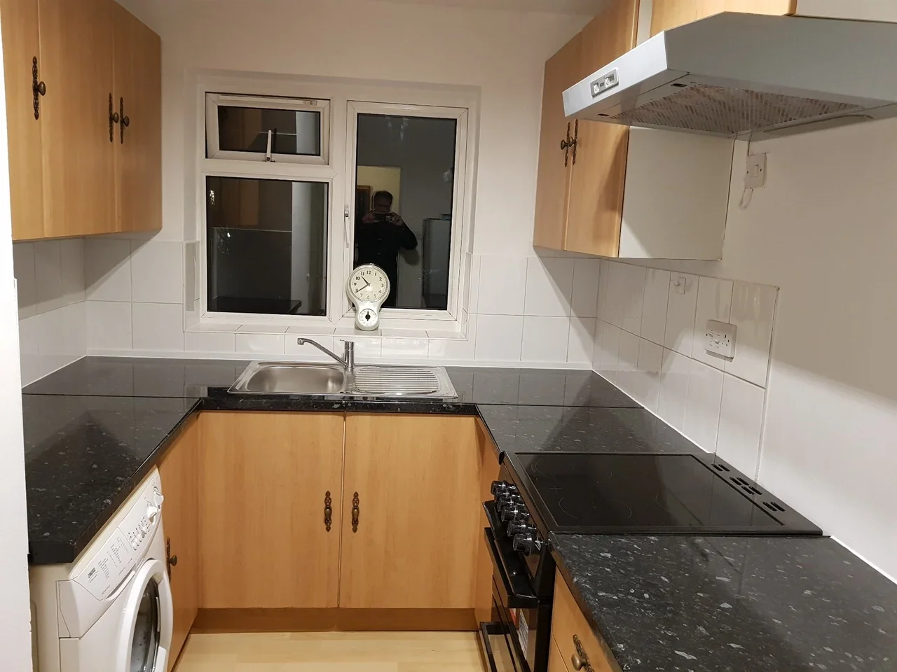 Flat Hinton Road in Greater London