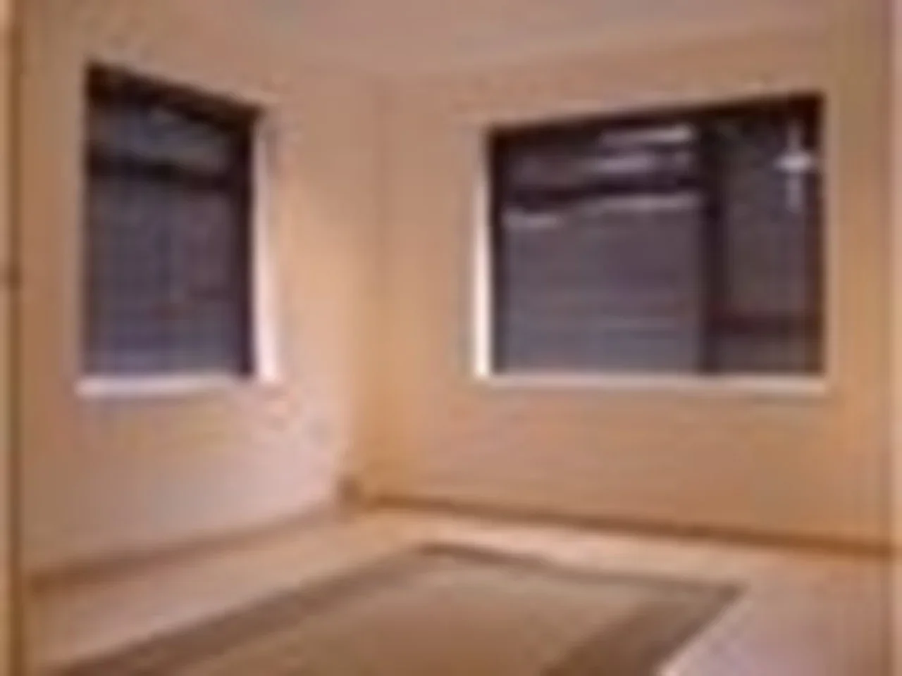 Flat Hinton Road in Greater London