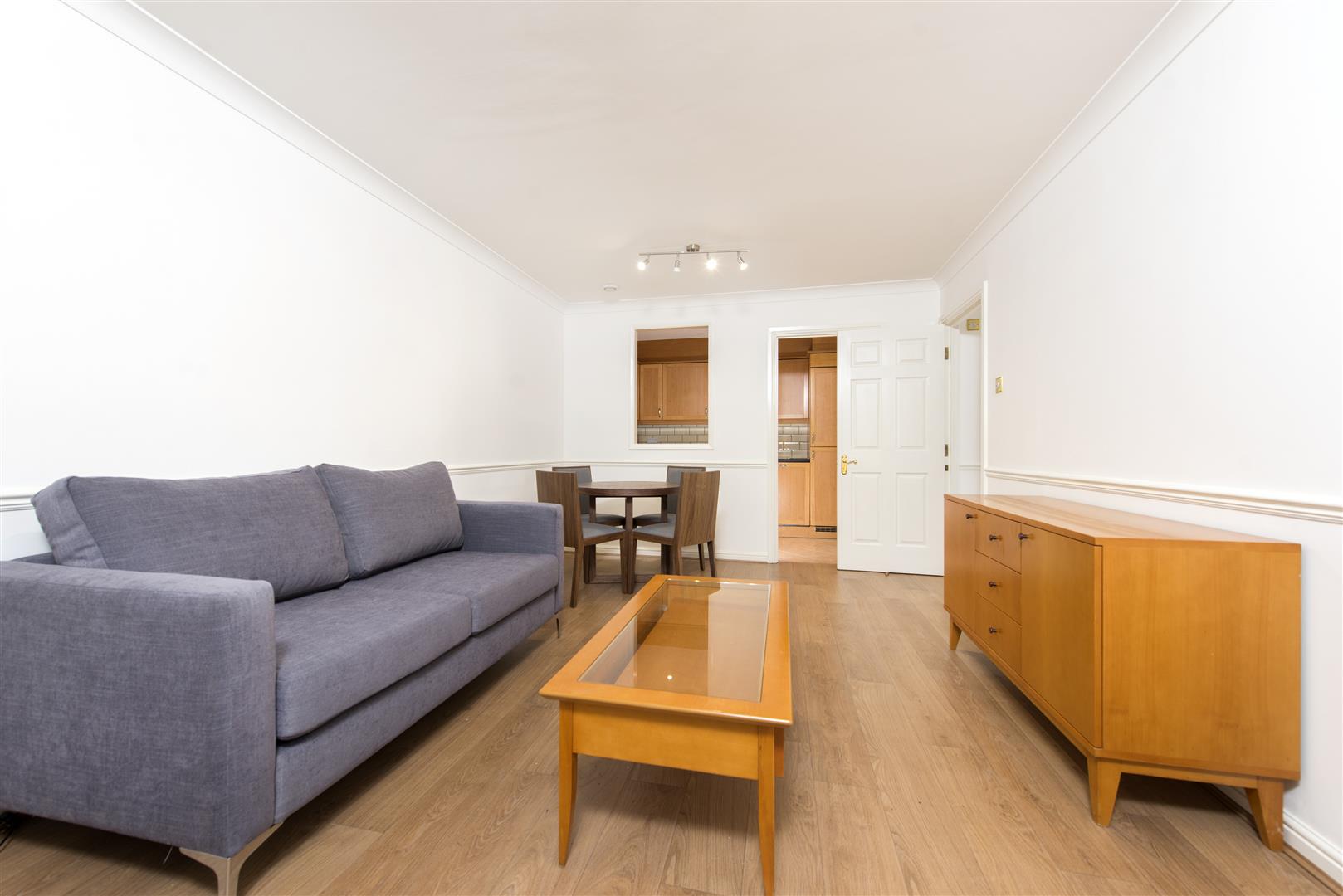 Flat Russell Road in Greater London