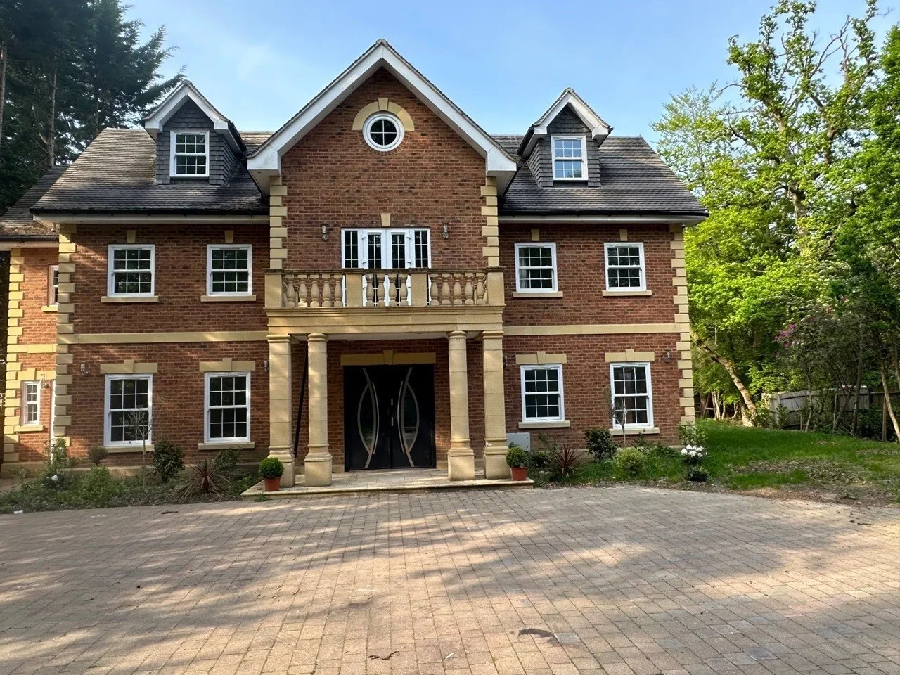 House Windsor Road in Ascot