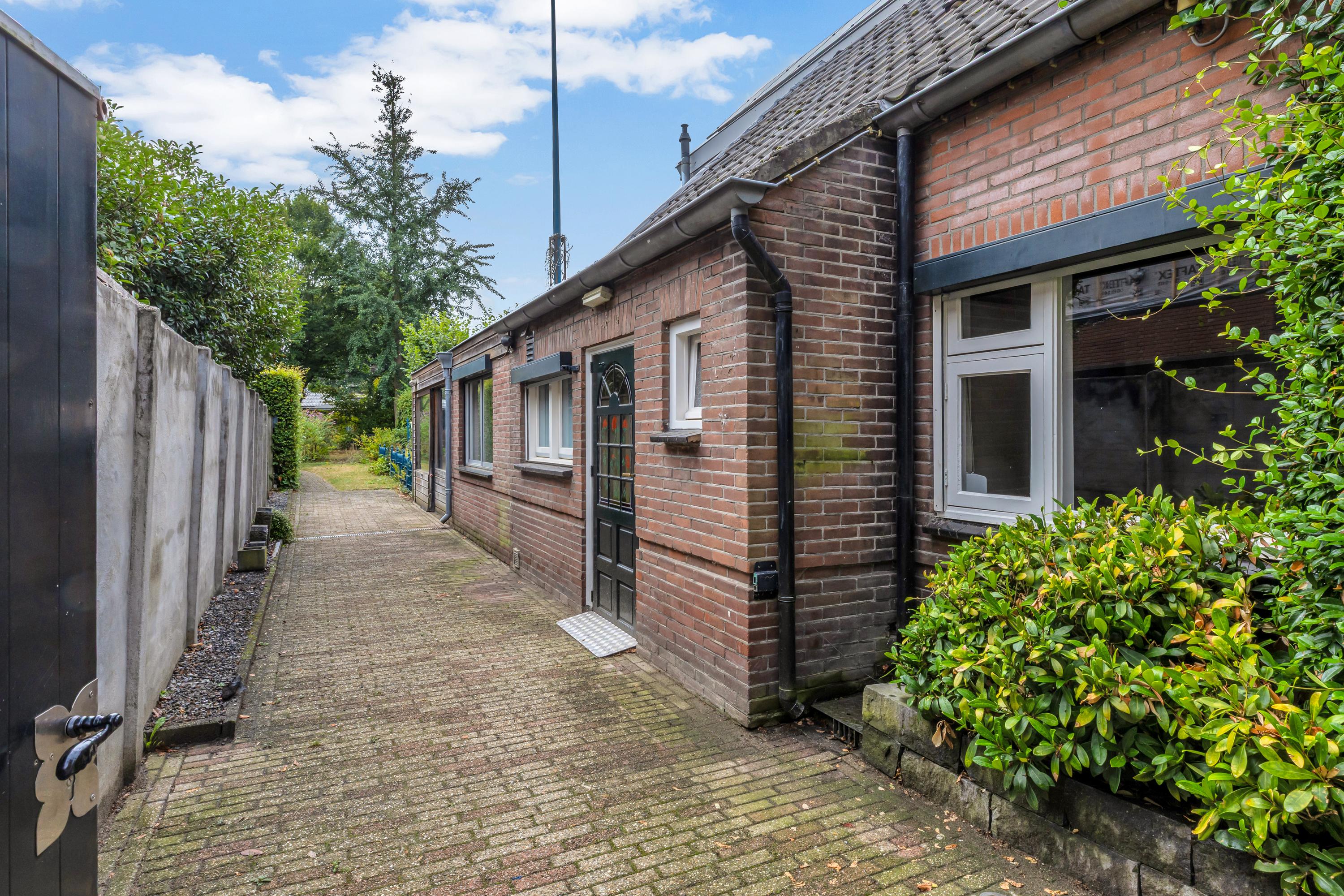 Twee-onder-één-kap te koop: Lindelaan 10, Helvoirt