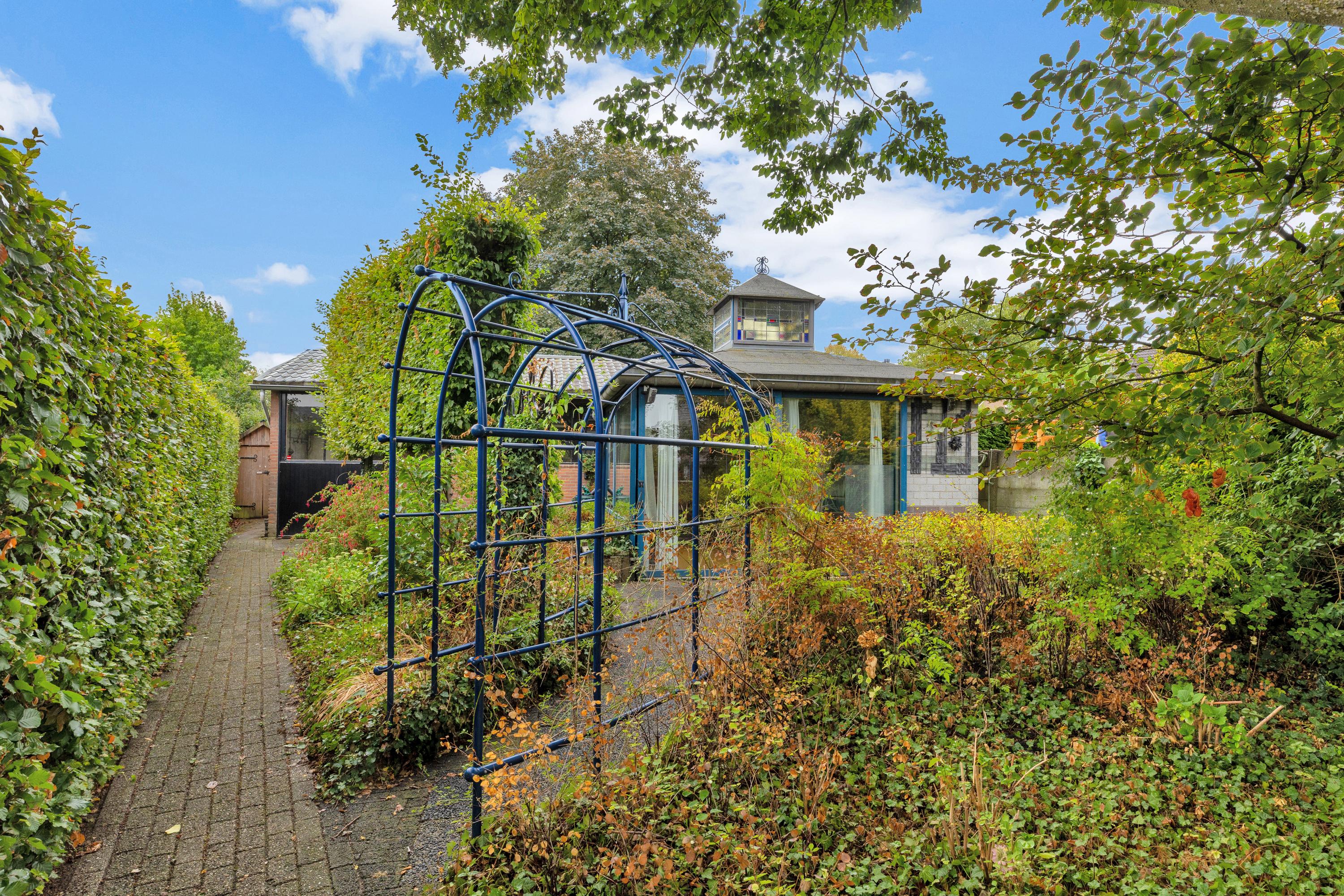 Twee-onder-één-kap te koop: Lindelaan 10, Helvoirt