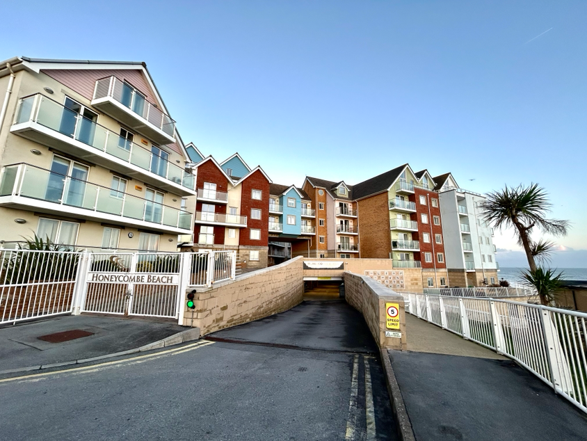 Flat Honeycombe Chine in Bournemouth