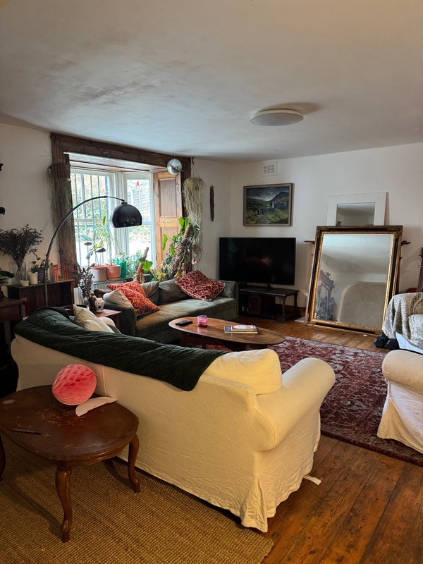 Room Parkholme Road in Greater London