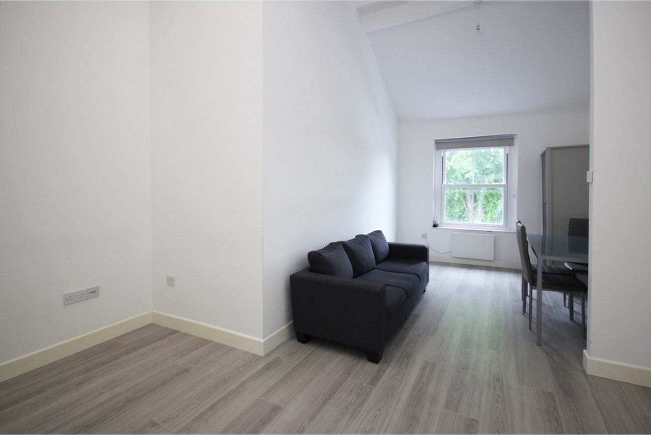 Flat Hatfield Road in St Albans