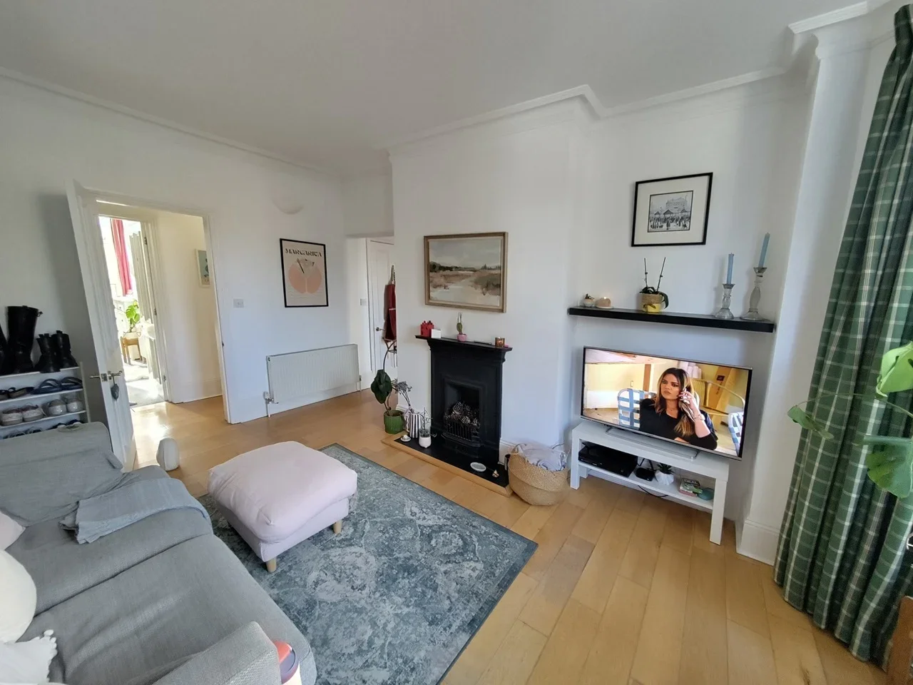 Flat Canterbury Crescent in Greater London