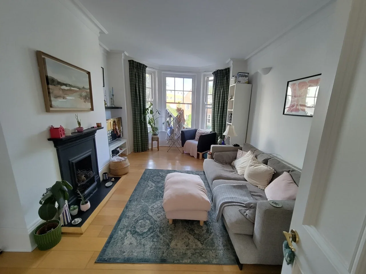 Flat Canterbury Crescent in Greater London