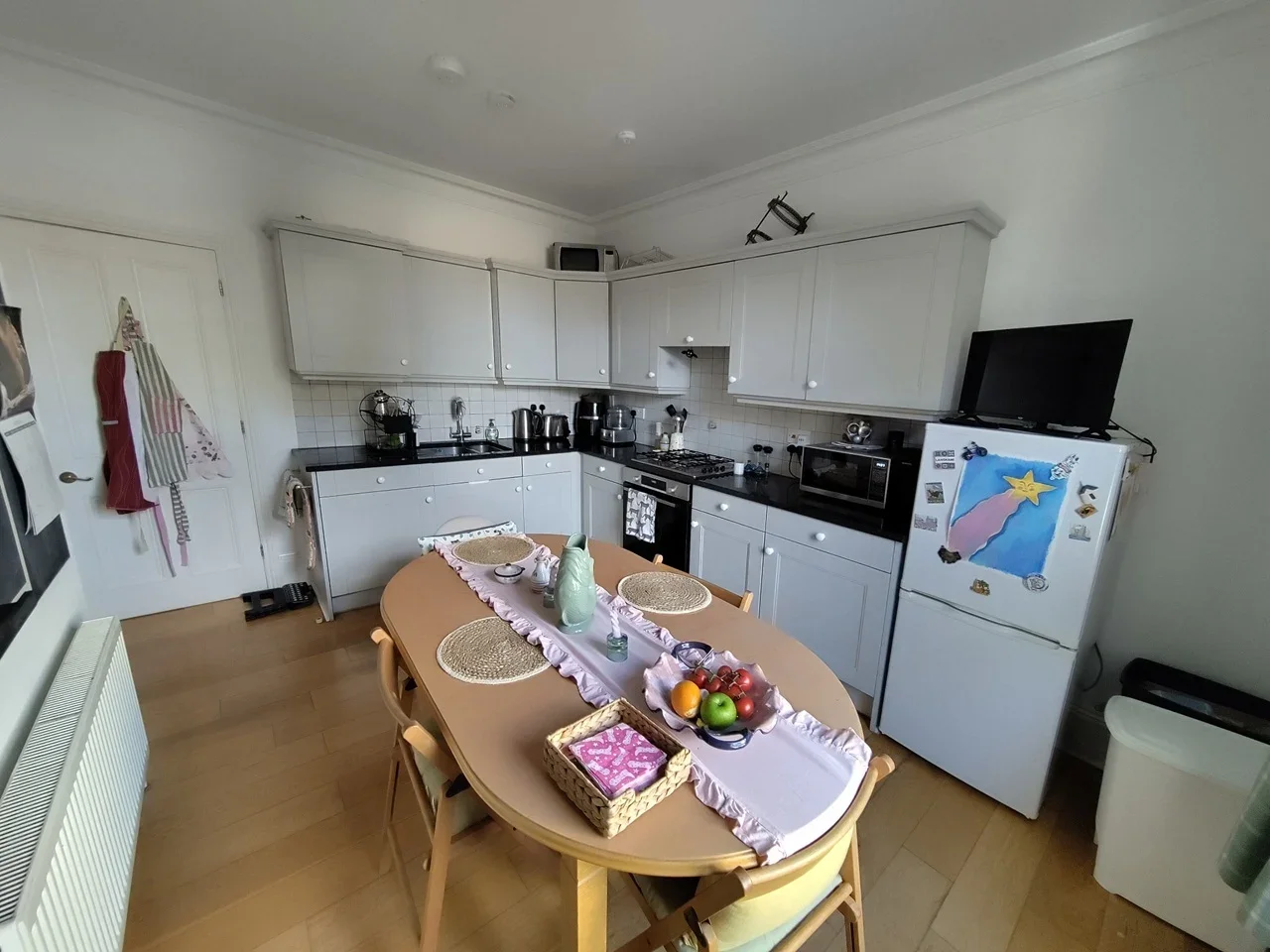 Flat Canterbury Crescent in Greater London