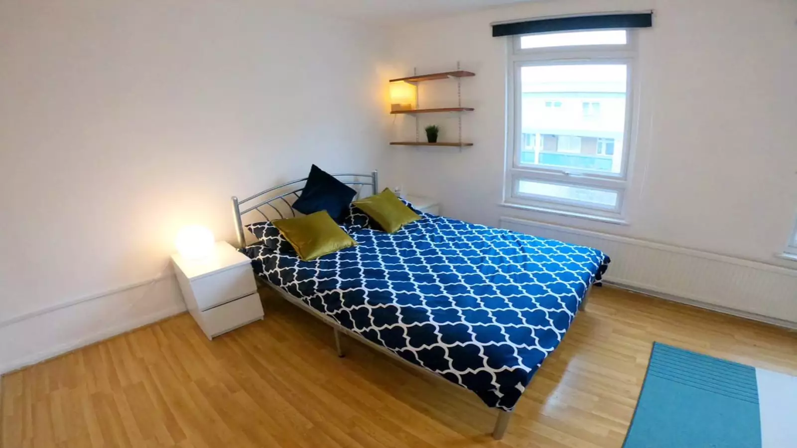 Flat St Martin's Close in Greater London