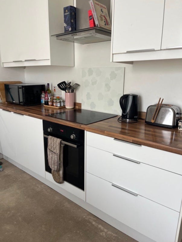 Room Percy Road in Greater London