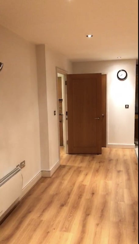 Flat Western Gateway in Greater London