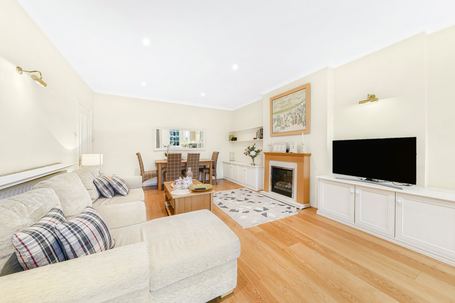 Flat Elm Tree Road in City of Westminster