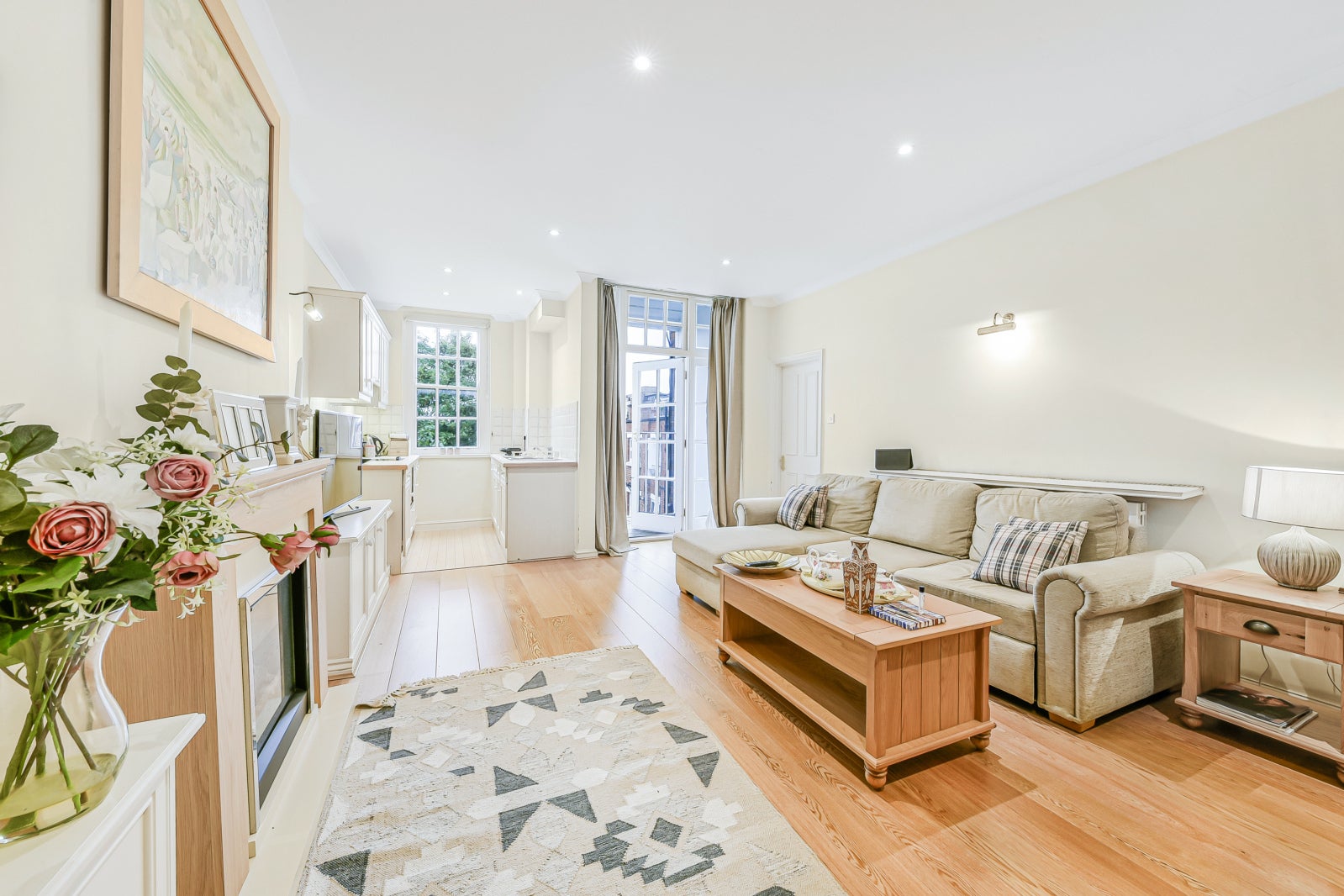 Flat Elm Tree Road in City of Westminster