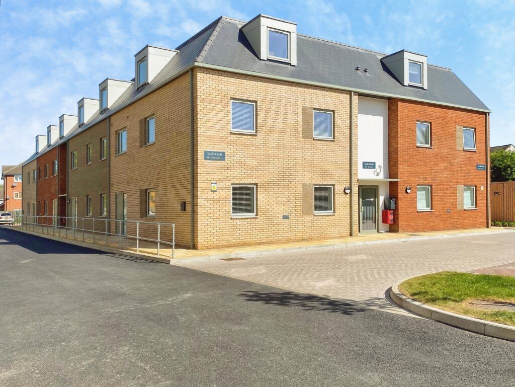 Flat Oundle Road in Peterborough