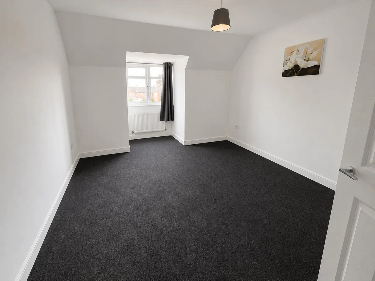 Flat Vicarage Farm Road in Greater London