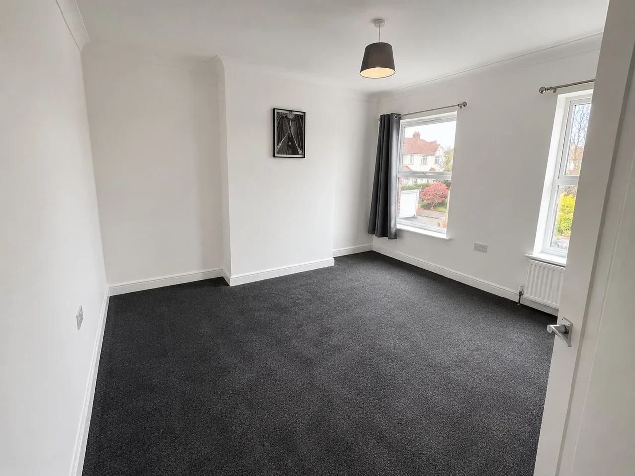 Flat Vicarage Farm Road in Greater London