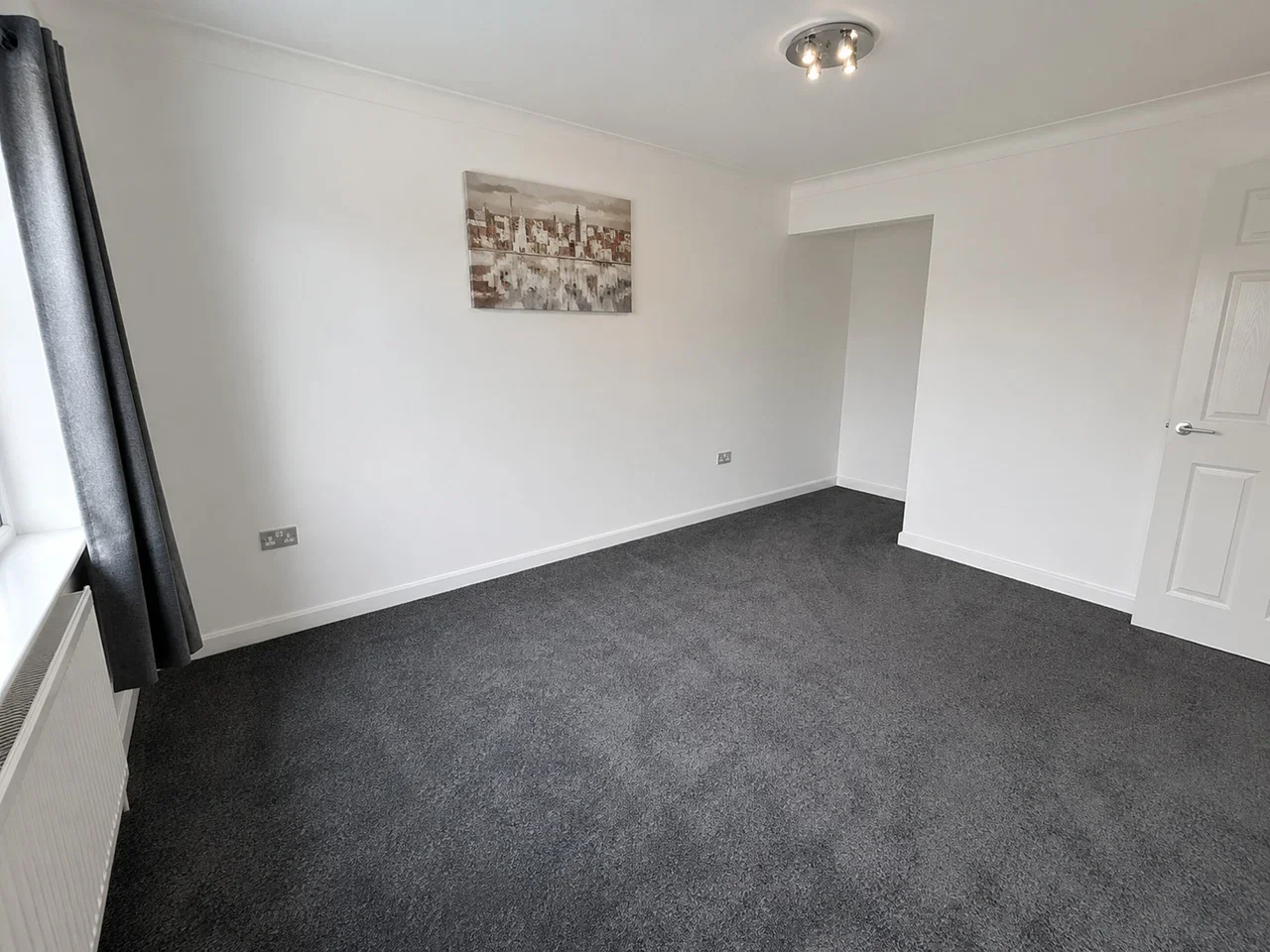 Flat Vicarage Farm Road in Greater London