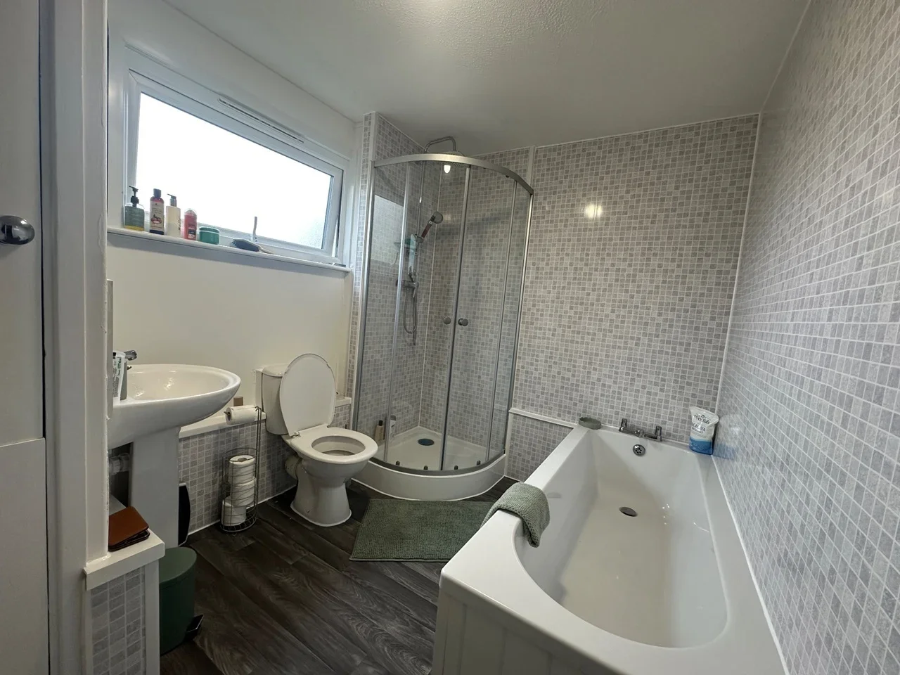 Room Glyne Way in Basildon