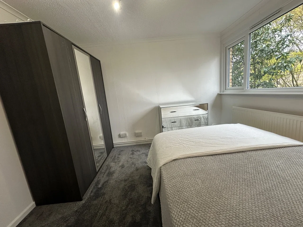 Room Glyne Way in Basildon