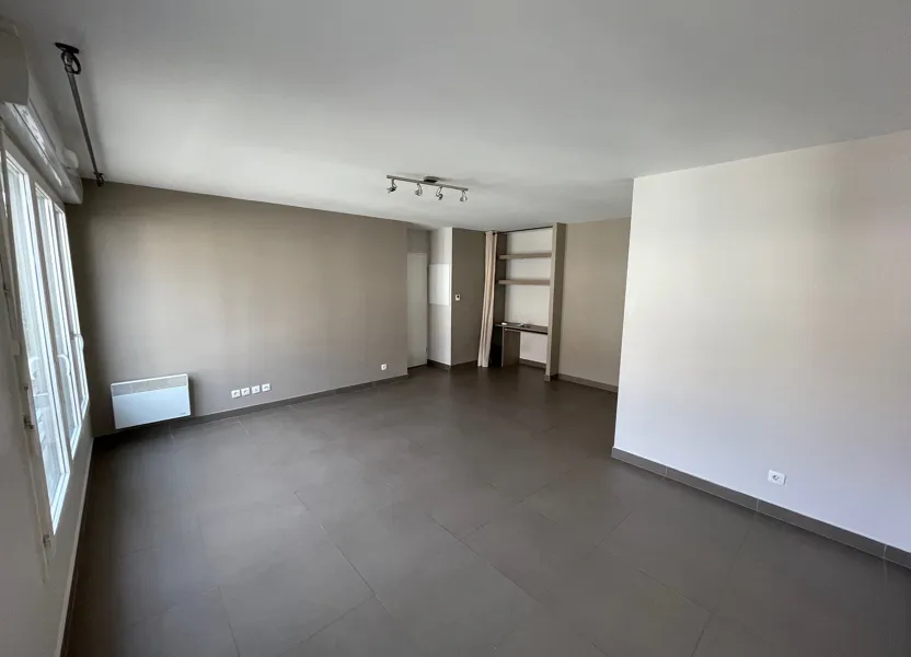 Appartement Place du Vingt-Sept Août à Coulommiers