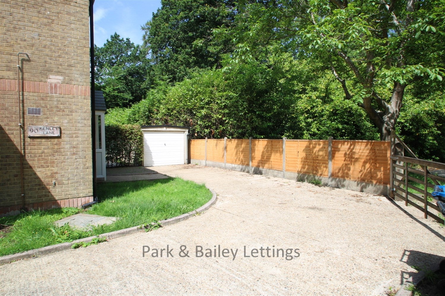 House Kenley Lane in Greater London
