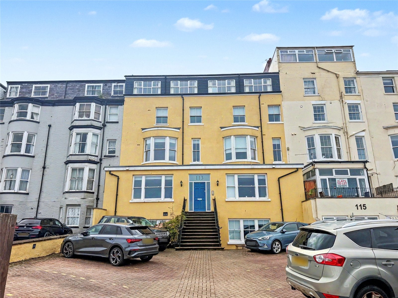 Flat North Marine Road in Scarborough