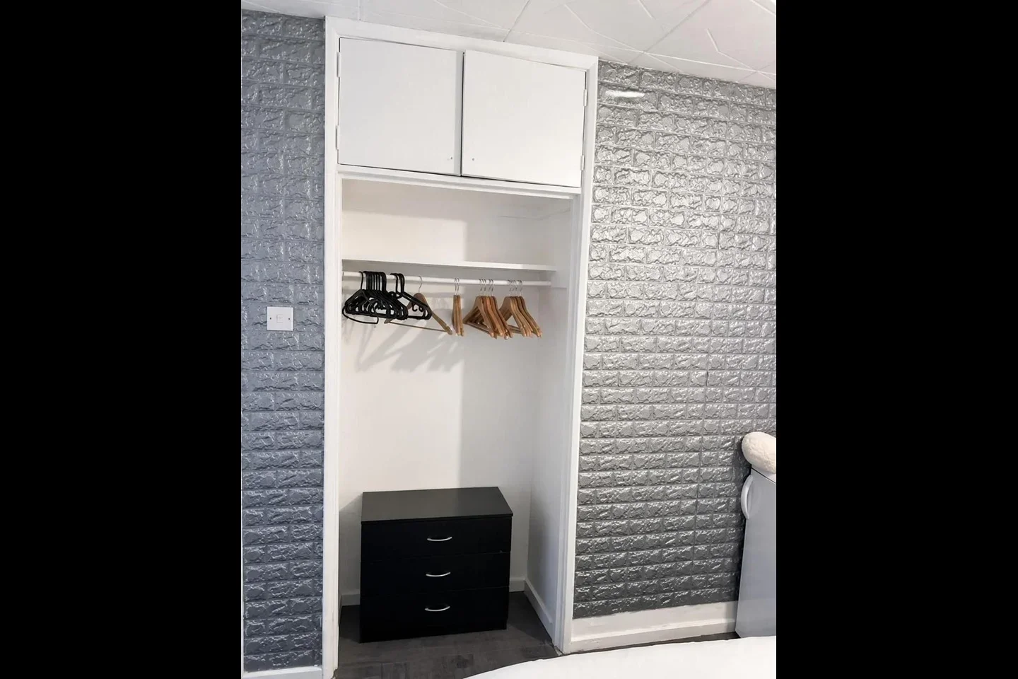 Room Binfield Road in Greater London