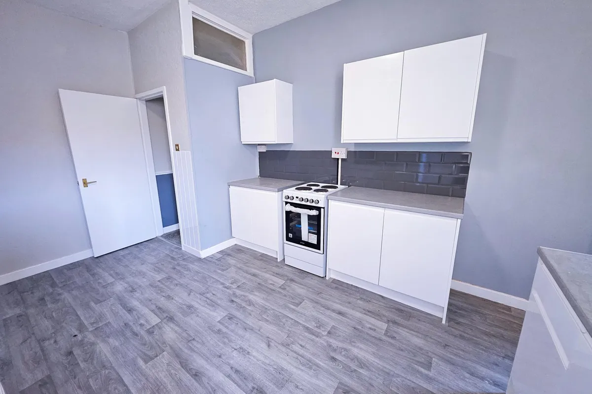 Flat West View in Mold