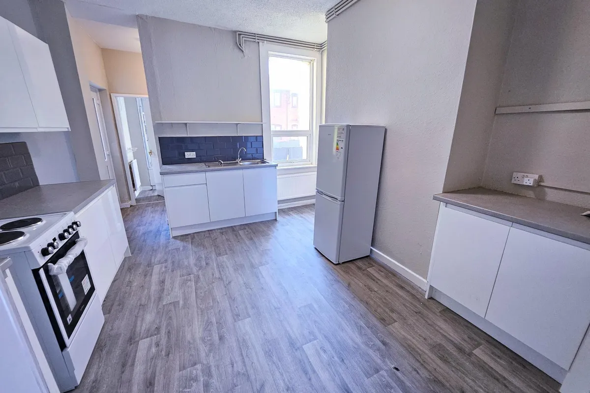 Flat West View in Mold