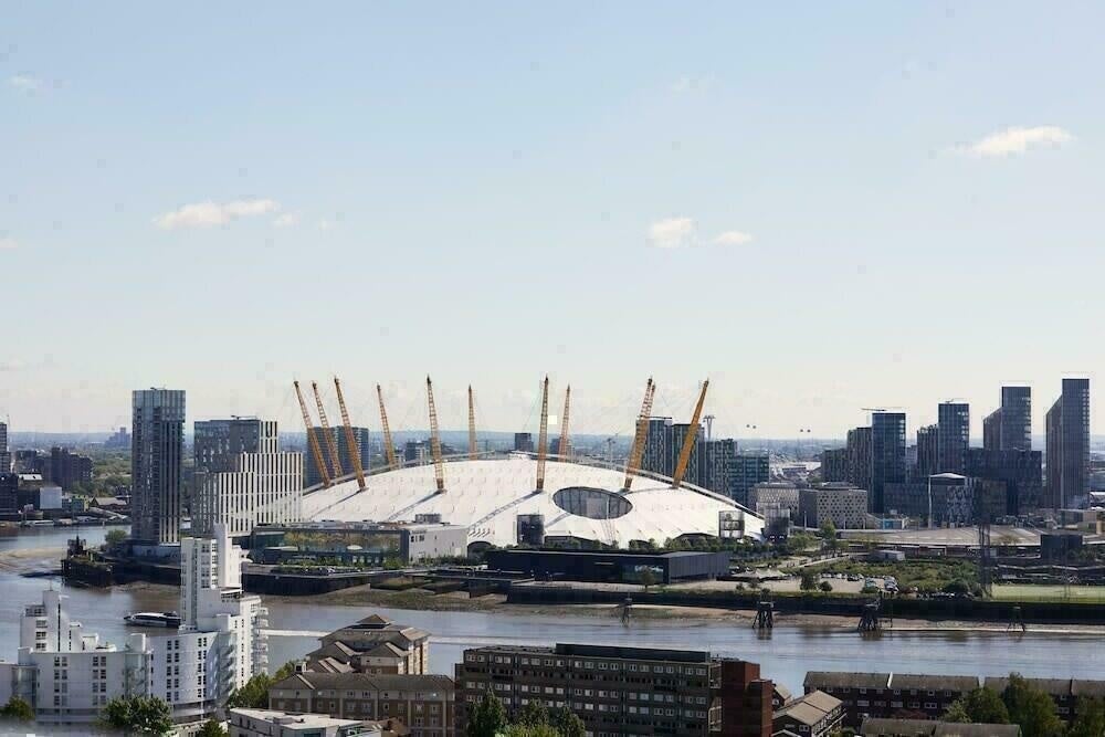 Room Crossharbour Plaza in Greater London