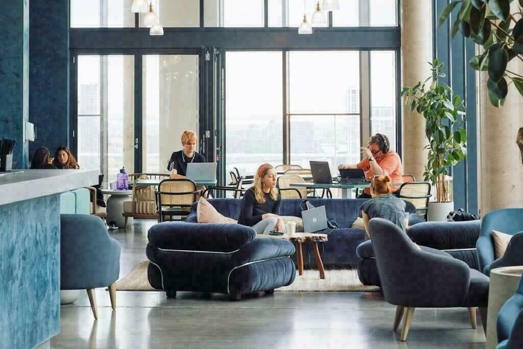 Room Crossharbour Plaza in Greater London