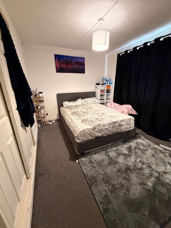 Room Samuel Street in Wigan