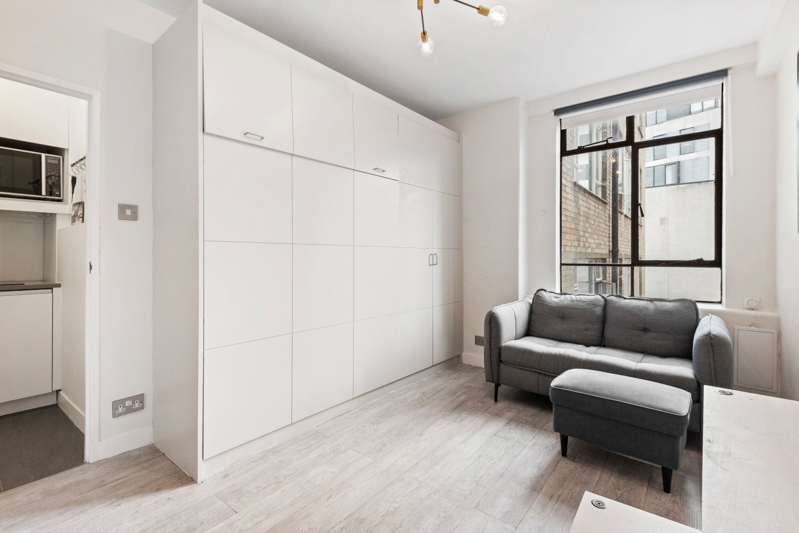 Flat Charterhouse Square in City of London