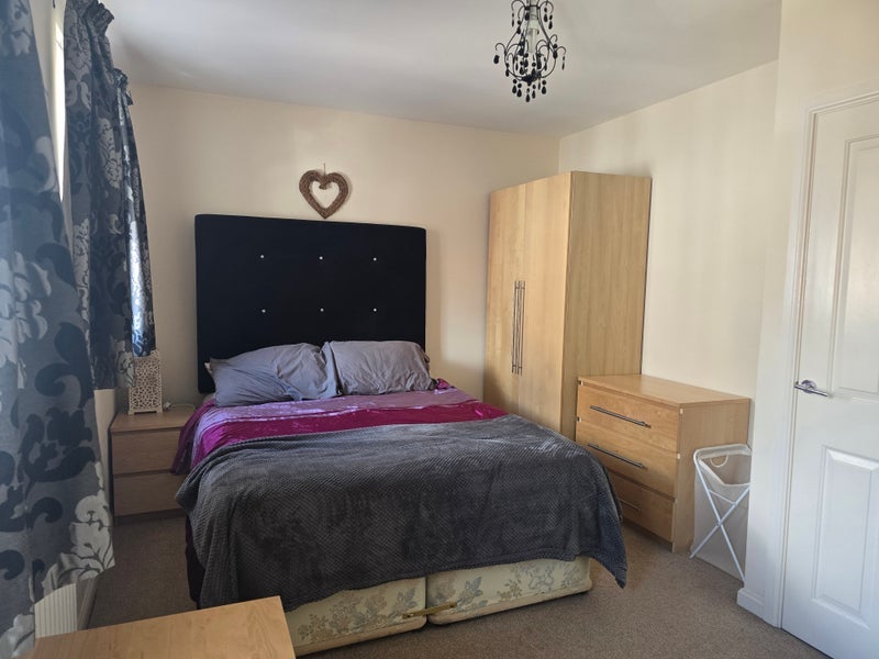 Room Hammond Road in Bristol