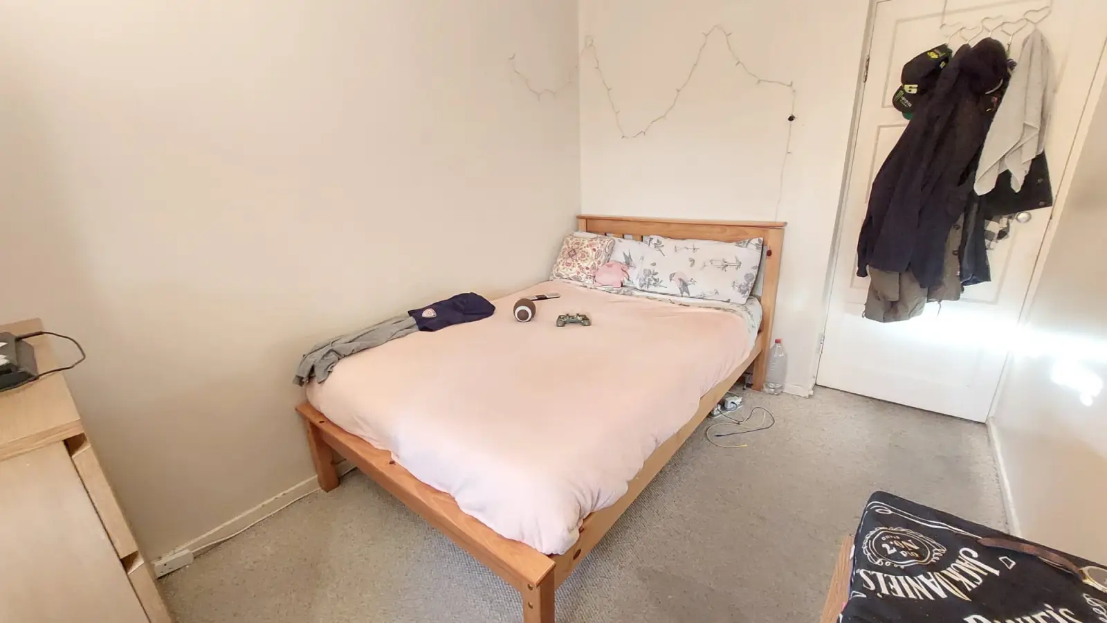 Flat Queen Caroline Street in Greater London