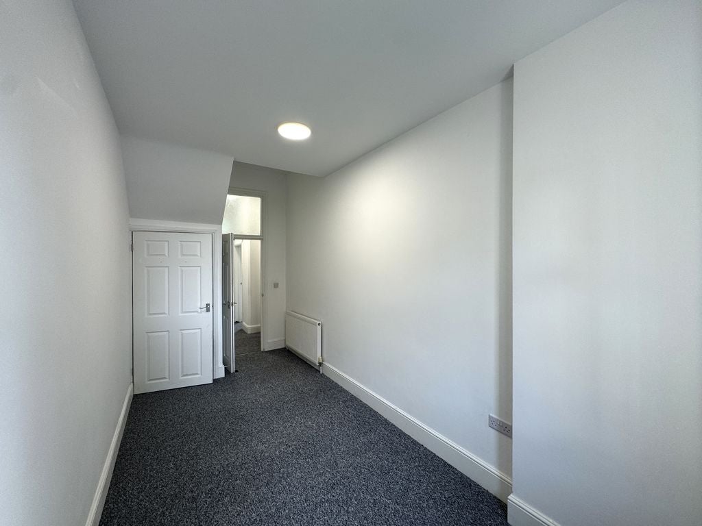 Flat Clytha Square in Newport