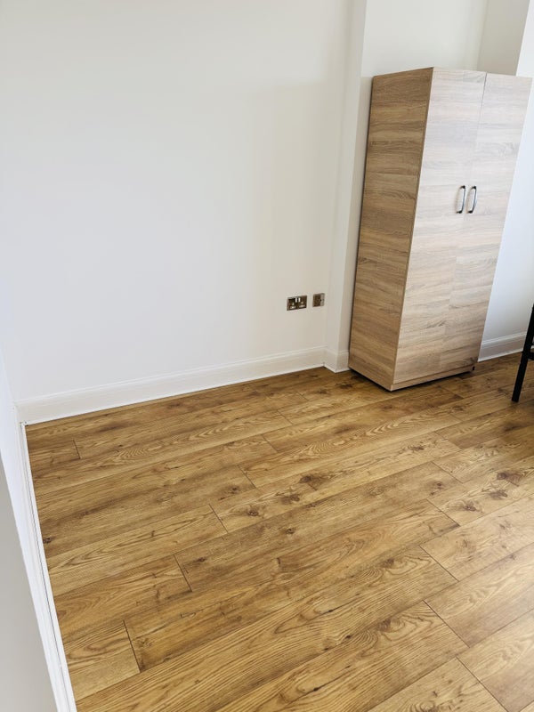Room Tideslea Path in Greater London
