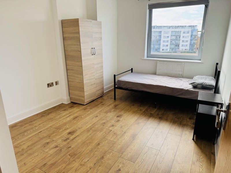 Room Tideslea Path in Greater London