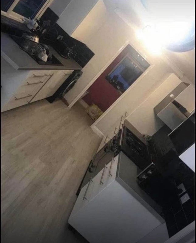 Room Collins Avenue in Bristol