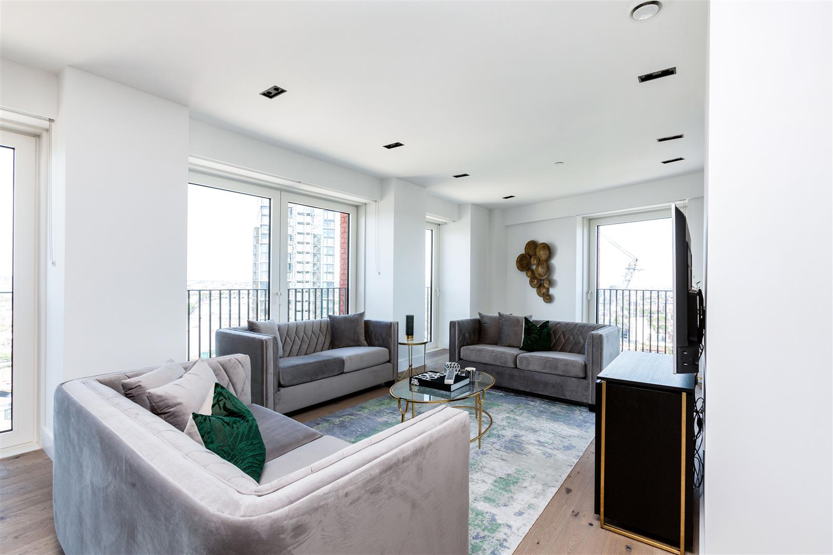 Flat Exchange Gardens in Greater London