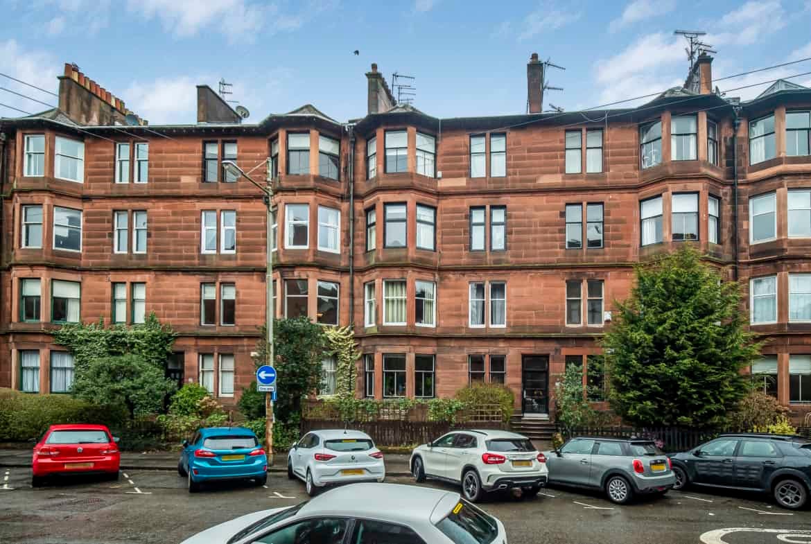 Flat Novar Drive in Glasgow