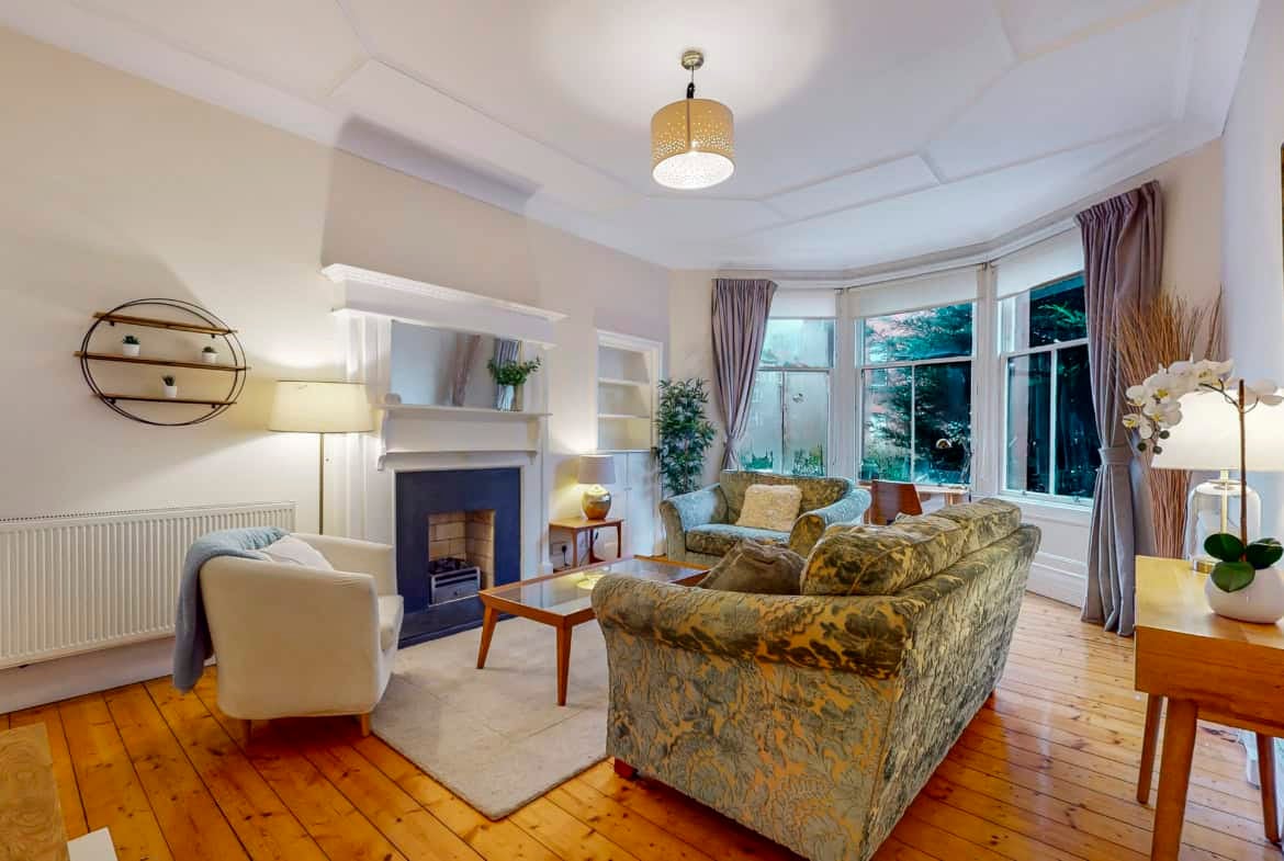 Flat Novar Drive in Glasgow