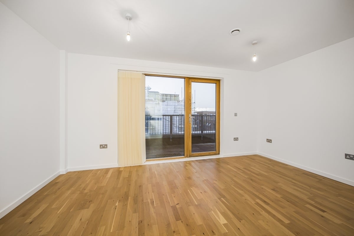 Flat Blackheath Hill in Greater London