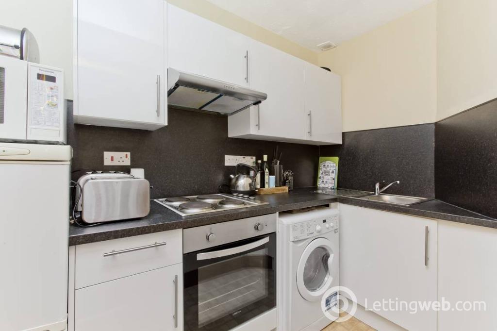 Flat Slateford Road in City of Edinburgh