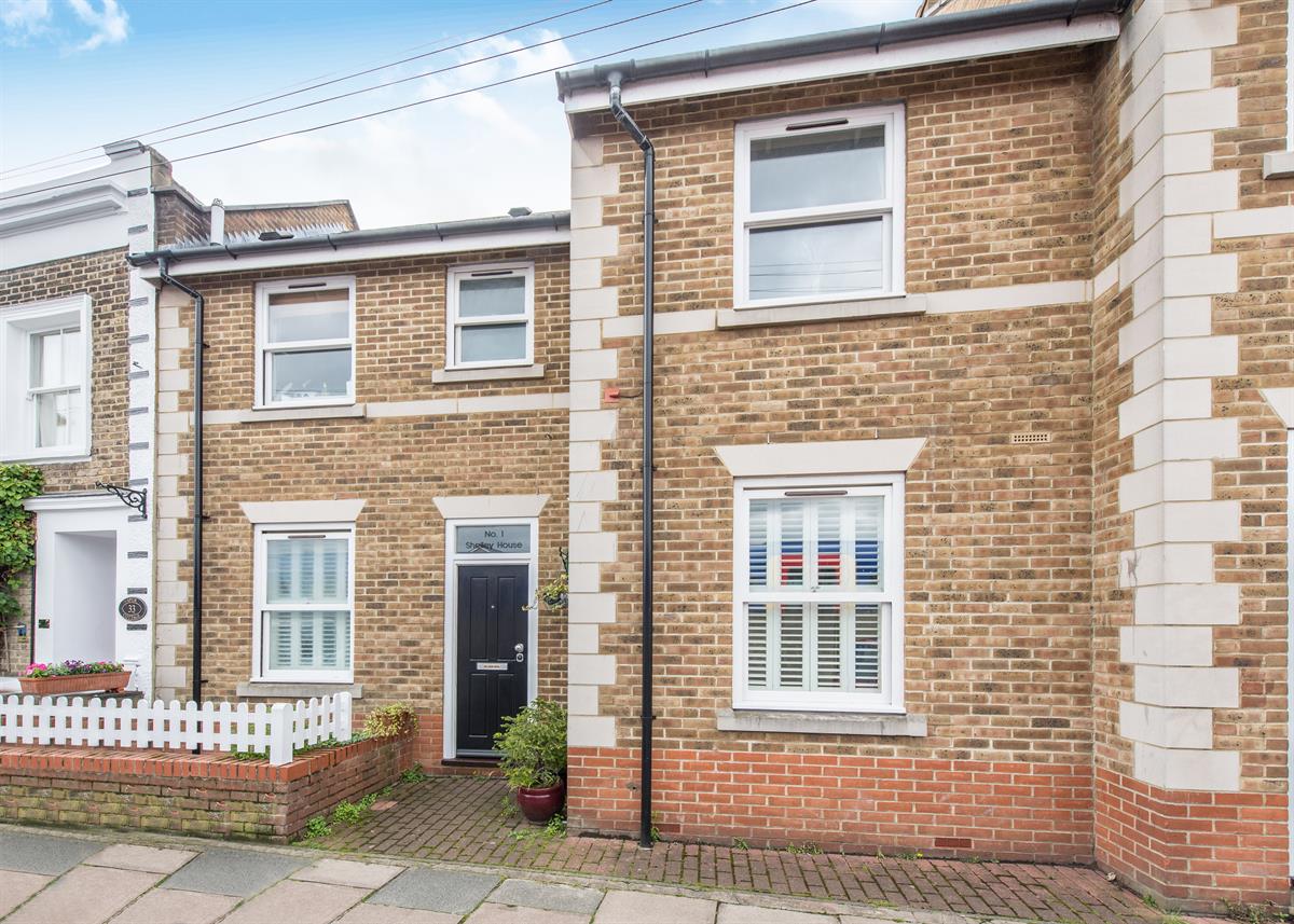 Flat South Worple Way in Greater London