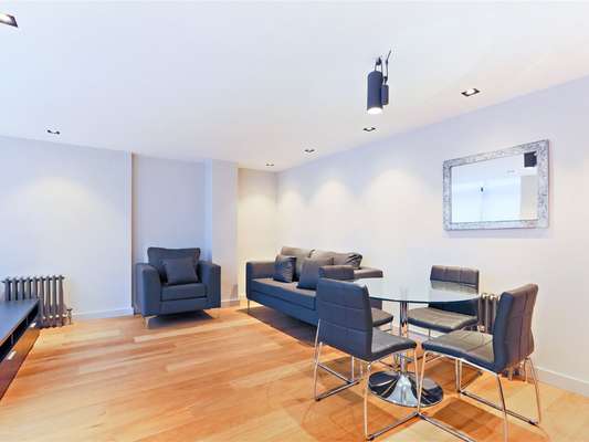 Flat Grosvenor Road in City of Westminster
