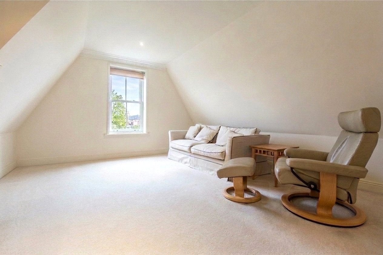 Flat St Peter's Hill in Reading